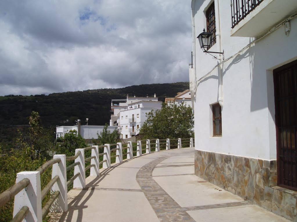 Hotel Rural Real De Laroles Nevada Bike And Treeking Exterior foto